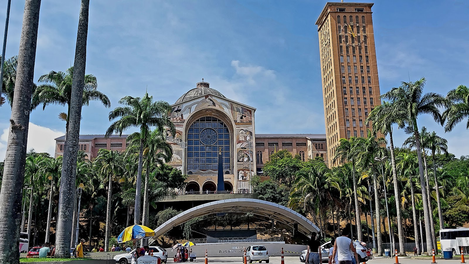 Fé na Estrada: Roteiros de Turismo Religioso de Ônibus no Brasil
